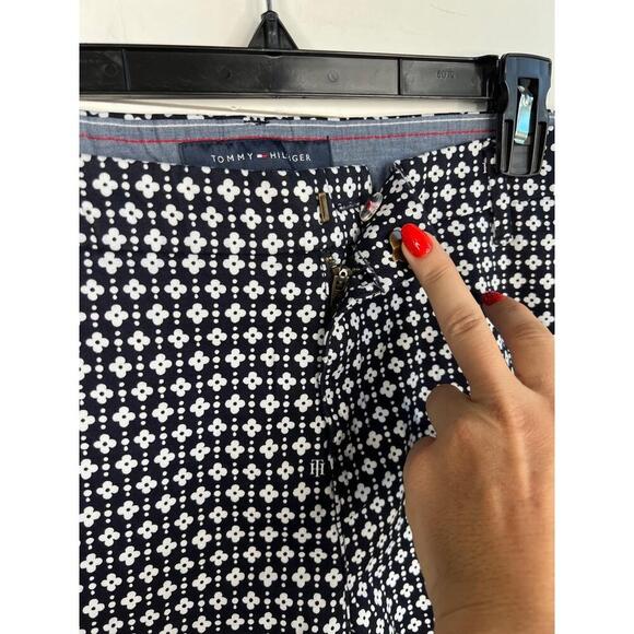 Tommy Hilfiger White Floral Pattern Hollywood Shorts Size 10 9" Inseam - Picture 4 of 14
